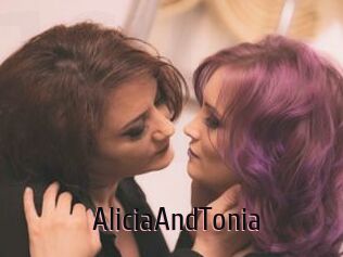 AliciaAndTonia