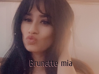 Brunette_mia