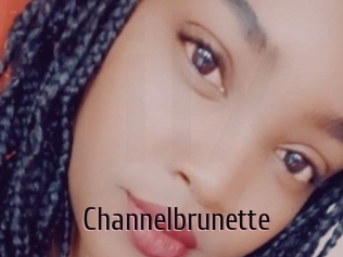 Channelbrunette