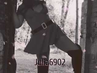 Julia6902