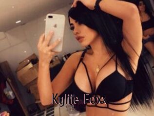 Kyliie_Foxx
