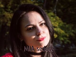 MIA_seduce