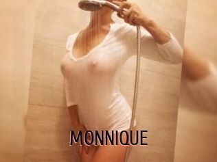MONNIQUE_