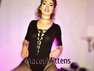Macey_Mittens