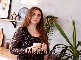 MiaDanielc