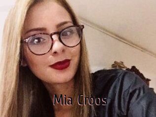 Mia_Croos
