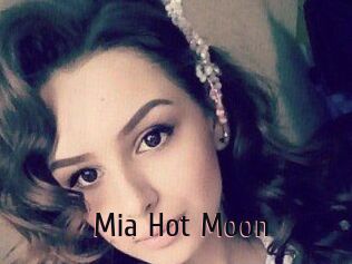 Mia_Hot_Moon