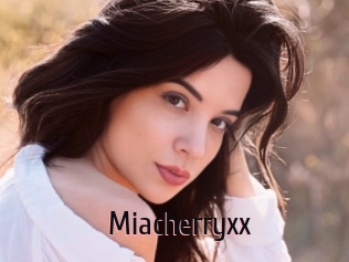 Miacherryxx