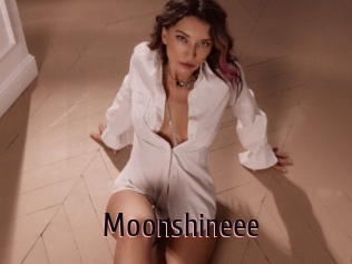 Moonshineee