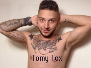 Tomy_Fox